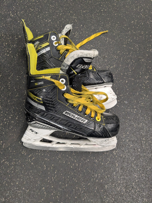 Vist Large View of Product Image Which is Used Bauer S35 Junior Hockey Skate Junior 02