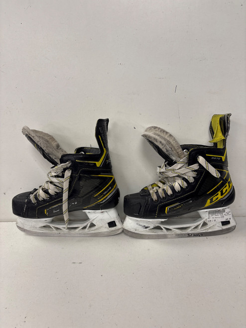 Vist Large View of Product Image Which is Used CCM TACKS 9370 Junior Hockey Skate Junior 03