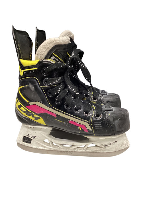 Vist Large View of Product Image Which is Used CCM 9380 SUPER TACKS Junior Hockey Skate Junior 01.5