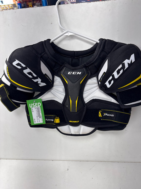Vist Large View of Product Image Which is Used CCM TACKS 9060 Junior Shoulder Pads MD