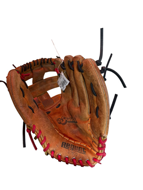 Vist Large View of Product Image Which is Used Regent THE SADDLEBACK BB/SB Glove RH Throw Brown 12 1/2"