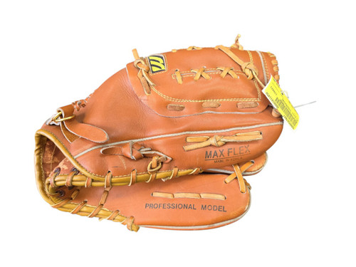 Vist Large View of Product Image Which is Used Mizuno STEERHIDE BB/SB Glove RH Throw None 12"