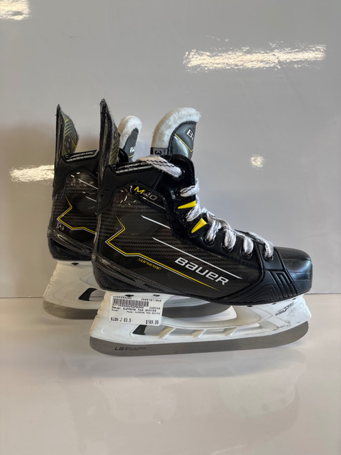 Vist Large View of Product Image Which is Used Bauer SUPREME M40 SKATES Junior Hockey Skate Junior 03.5