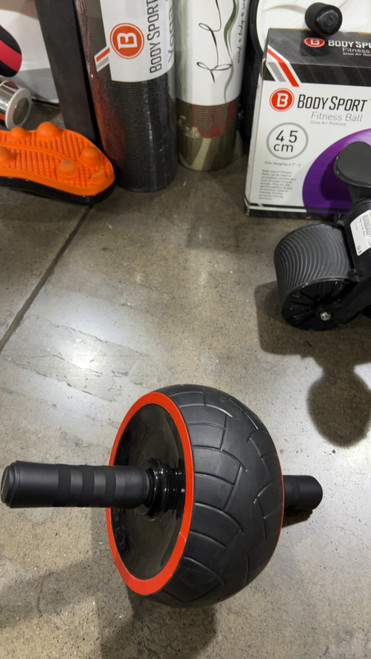Vist Large View of Product Image Which is Used Exercise Ab Wheel Black