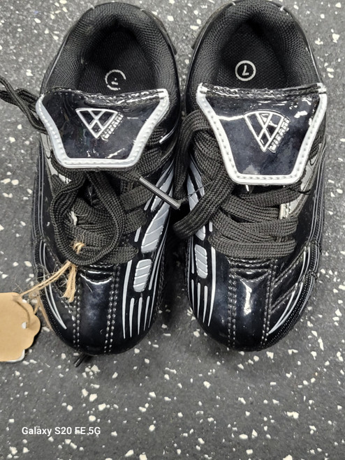Vist Large View of Product Image Which is Used Vizari Soccer Cleats Black Youth 06.0