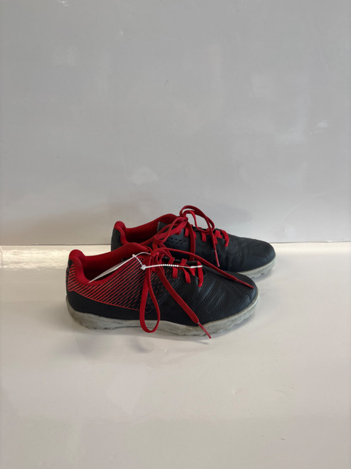 Vist Large View of Product Image Which is Used Soccer Turf Shoes None Junior 01