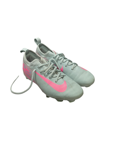 Vist Large View of Product Image Which is Used Nike Soccer Cleats Grey Junior 02