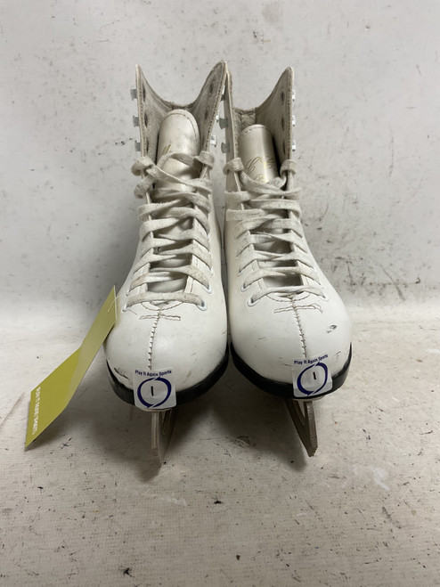 Vist Large View of Product Image Which is Used CCM PIROUETTE Girls Figure Skate White Junior 01