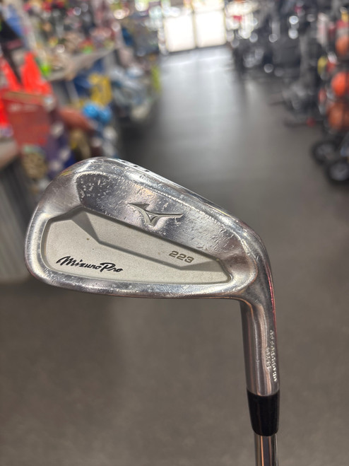 Vist Large View of Product Image Which is Used Mizuno 223 Mens Individual Iron RH 8 Iron