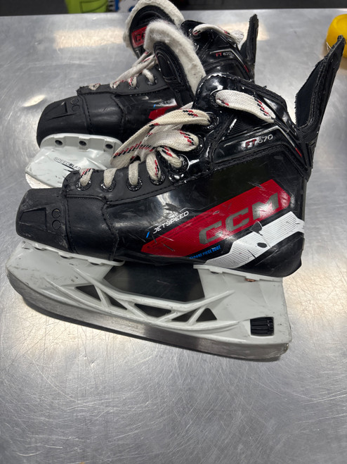 Vist Large View of Product Image Which is Used CCM JETSPEED FT670 Junior Hockey Skate Junior 02