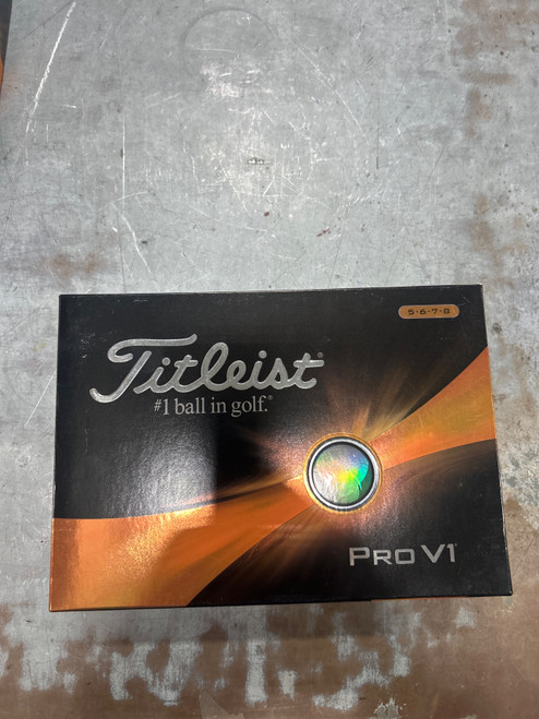 Vist Large View of Product Image Which is Used Titleist PRO V1 12 Pack - Golf Balls