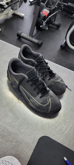 Vist Large View of Product Image Which is Used Nike Soccer Cleats Black Junior 05