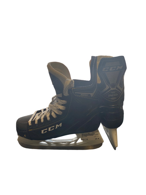 Vist Large View of Product Image Which is Used CCM 9350 Junior Hockey Skate Junior 04
