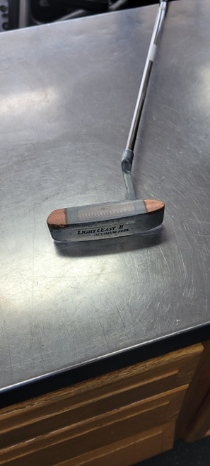 Vist Large View of Product Image Which is Used Square Two LIGHT AND EASY II Mens Putter RH