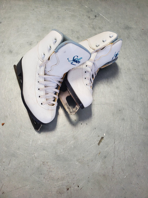 Vist Large View of Product Image Which is Used SOFT SKATE SZ 11 Girls Softboot Skate White Youth 11.0