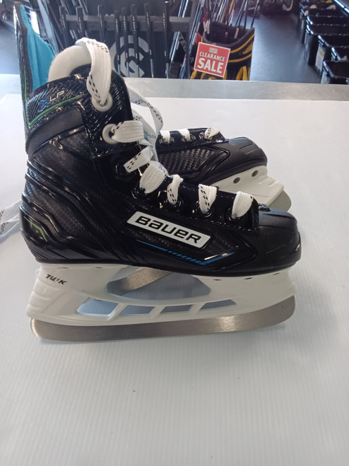 Vist Large View of Product Image Which is Used Bauer XLP Youth Hockey Skate Youth 11.0