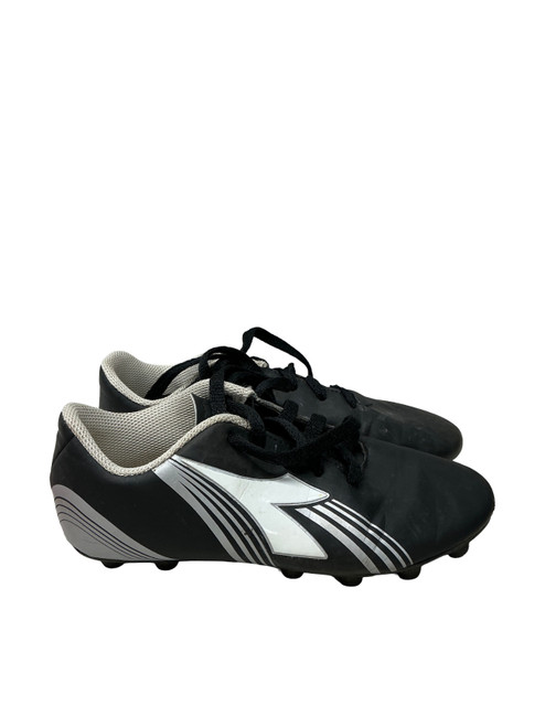 Vist Large View of Product Image Which is Used Diadora Soccer Cleats Black And Silver Junior 01