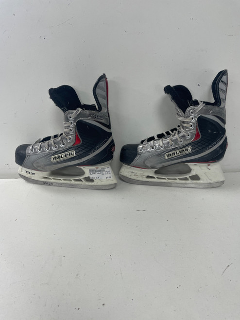 Vist Large View of Product Image Which is Used Bauer VAPOR X20 Junior Hockey Skate Junior 04.5