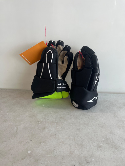 Vist Large View of Product Image Which is Used Vic Junior Gloves Black 10"