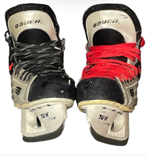Vist Large View of Product Image Which is Used Bauer VAPOR VIII Senior Hockey Skate Senior 7