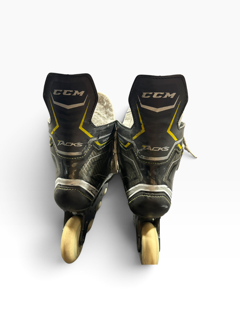 Vist Large View of Product Image Which is Used CCM 9060R Roller Hockey Skates None Junior 04.5
