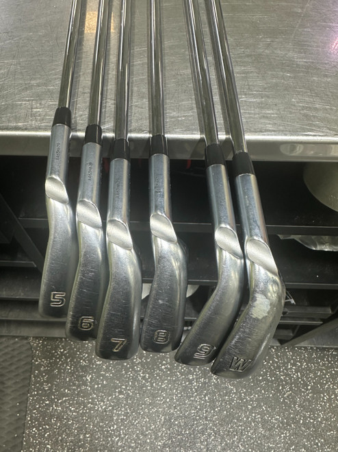 Vist Large View of Product Image Which is Used Ping G425 Mens Iron Set RH 5I-PW
