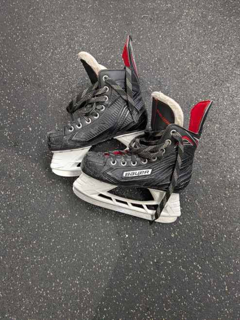 Vist Large View of Product Image Which is Used Bauer X 250 Junior Hockey Skate Junior 01