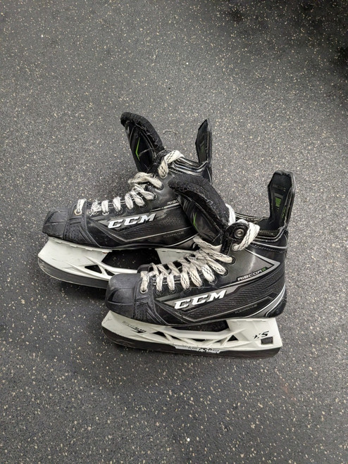 Vist Large View of Product Image Which is Used CCM RIBCORE Senior Hockey Skate Senior 6.5