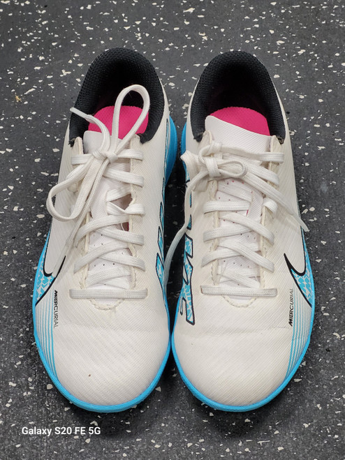 Vist Large View of Product Image Which is Used Nike MERCURIAL Soccer Turf Shoes White Junior 01.5