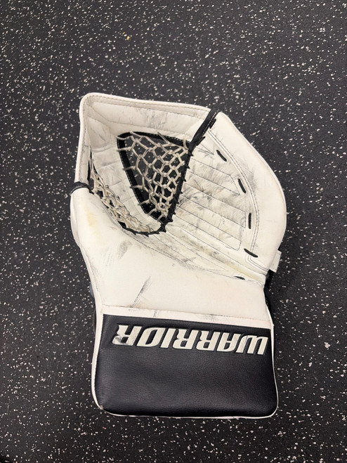 Vist Large View of Product Image Which is Used Warrior R\GT SR Senior Goalie Catcher White