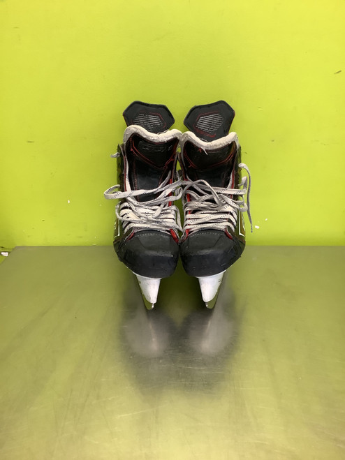 Vist Large View of Product Image Which is Used CCM JETSPEED FT490 Senior Hockey Skate Senior 9
