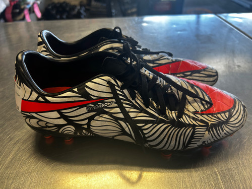 Vist Large View of Product Image Which is Used Nike Soccer Cleats White Senior 9