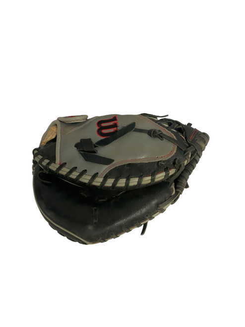 Vist Large View of Product Image Which is Used Wilson A500 BB/SB Catchers RH Throw Grey 32"