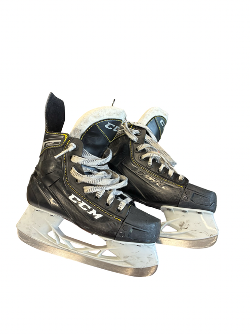 Vist Large View of Product Image Which is Used CCM TACKS 9350 Junior Hockey Skate Junior 01