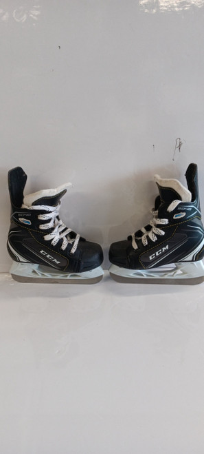Vist Large View of Product Image Which is Used CCM TACKS 9040 Youth Hockey Skate Youth 09.0