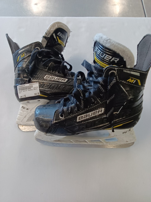 Vist Large View of Product Image Which is Used Bauer Junior Hockey Skate Junior 02
