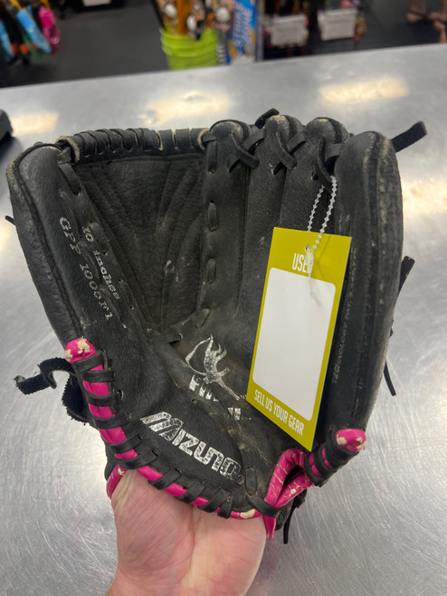 Vist Large View of Product Image Which is Used Mizuno GPP 1005F1 BB/SB Glove RH Throw Black 10"