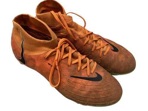Vist Large View of Product Image Which is Used Nike PHANTOM LUNAS Soccer Cleats Orange Senior 9