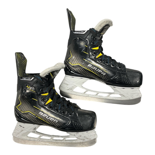 Vist Large View of Product Image Which is Used Bauer SUPREME M40 Youth Hockey Skate Youth 13.0