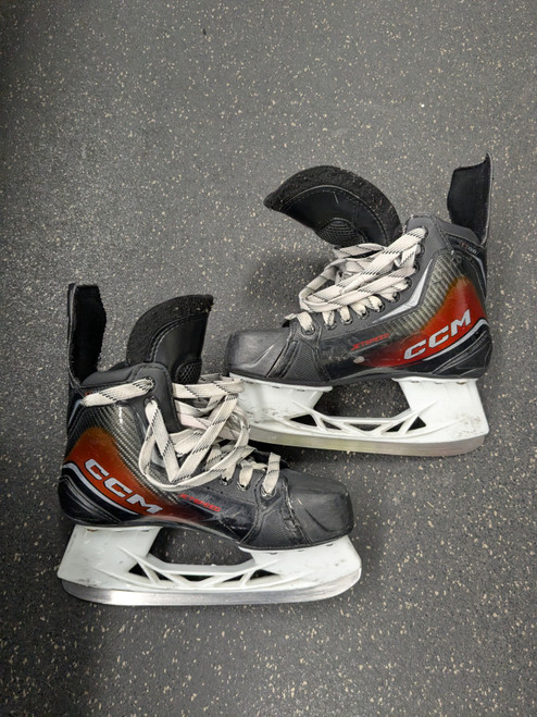Vist Large View of Product Image Which is Used CCM JETSPEED FT 860 Junior Hockey Skate Junior 06