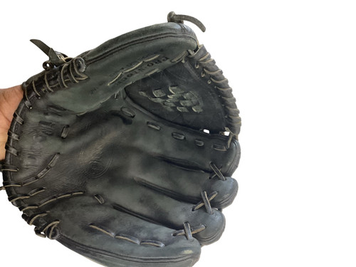 Vist Large View of Product Image Which is Used Wilson A2000 BB/SB Glove RH Throw Black 11 1/2"