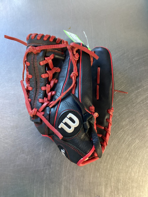 Vist Large View of Product Image Which is Used Wilson A700 BB/SB Glove RH Throw Black 12"