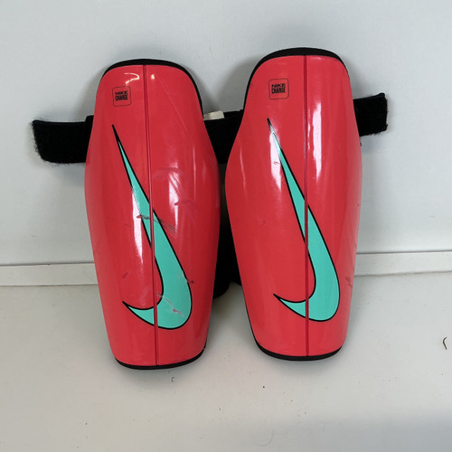 Vist Large View of Product Image Which is Used Nike Soccer Shin Guards Junior Red SM