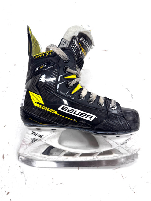 Vist Large View of Product Image Which is Used Bauer M4 Junior Hockey Skate Junior 01.5