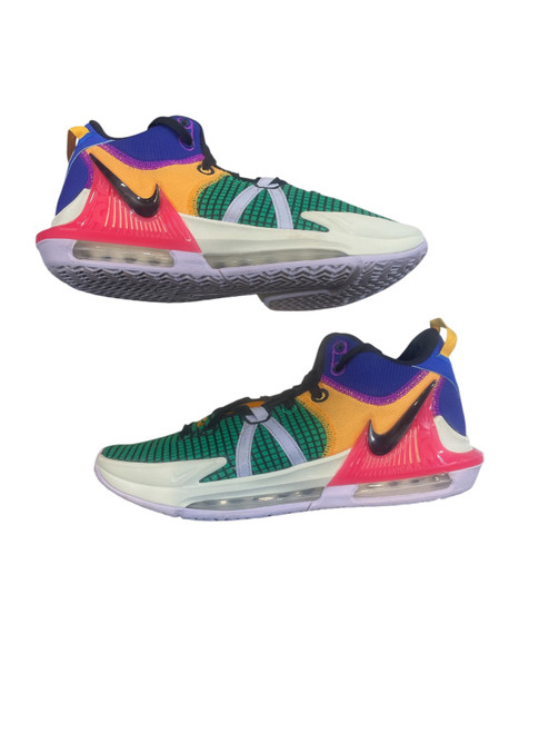 Vist Large View of Product Image Which is Used Nike LEBRON Basketball Shoes M Green Senior 8.5
