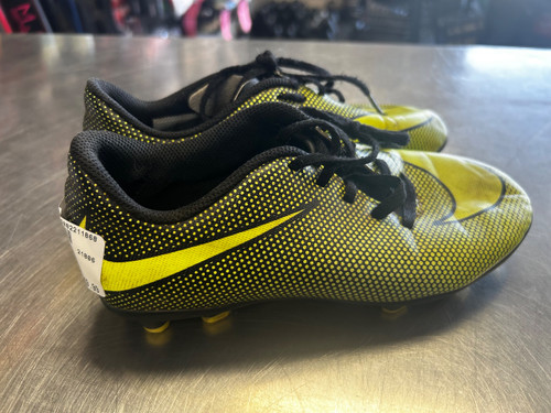Vist Large View of Product Image Which is Used Nike Soccer Cleats Green Senior 5