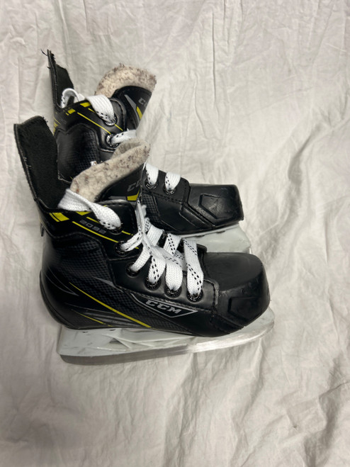 Vist Large View of Product Image Which is Used CCM TACKS 2092 SKATES Youth Hockey Skate Youth 11.0