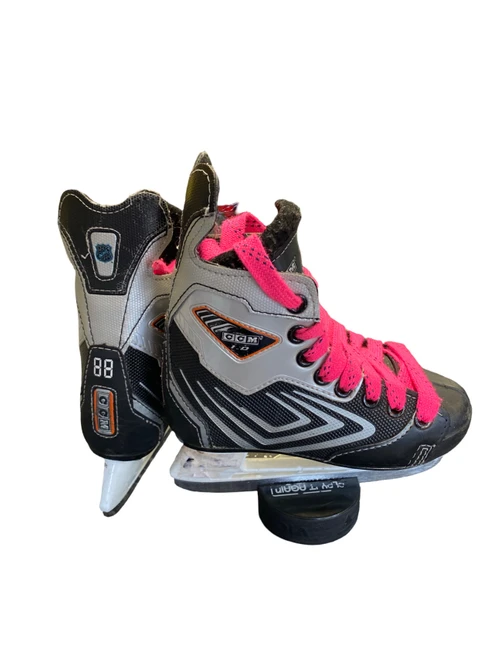 Vist Large View of Product Image Which is Used CCM 1-0 Youth Hockey Skate Youth 12.0