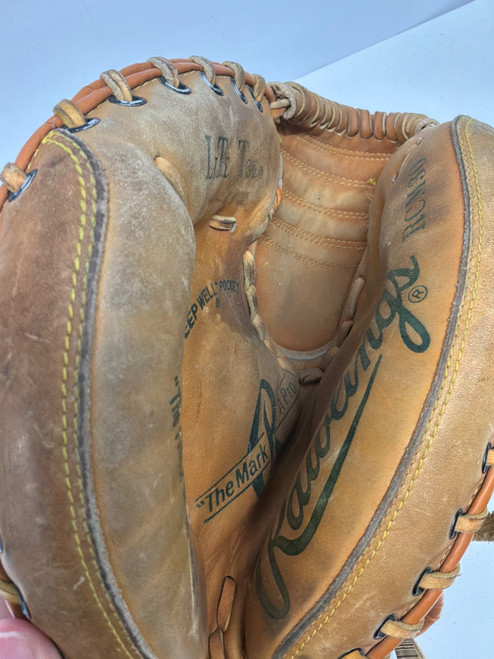 Vist Large View of Product Image Which is Used Rawlings THE MARK OF A PRO BB/SB Catchers RH Throw Brown 30"