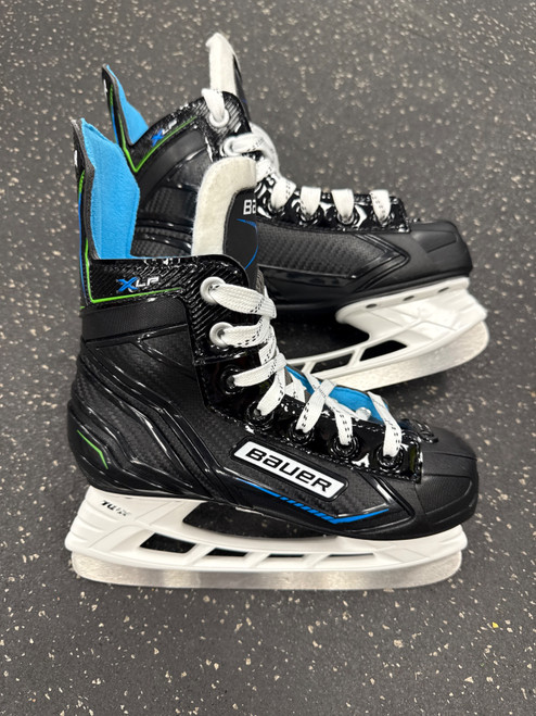 Vist Large View of Product Image Which is Used Bauer X-LP Youth Hockey Skate Youth 13.0
